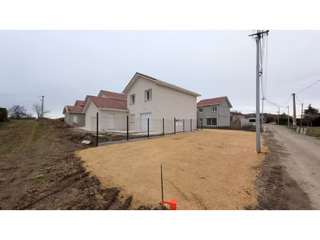 location maison 4 pièces 91 m² à flachères (38690)