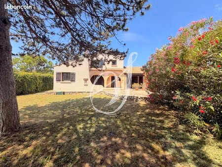 villa 5 pièces 136 m²