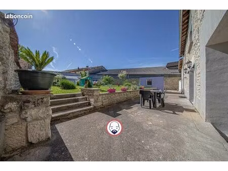 maison de village 5 pièces 324 m²