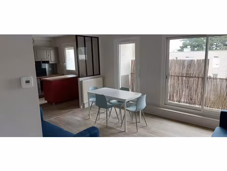 location appartement 5 pièces 97 m² à nantes (44000)