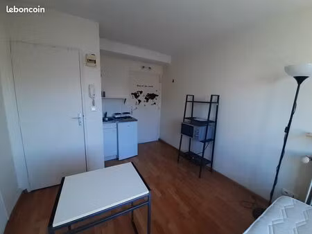studio 1 pièce 12 m²
