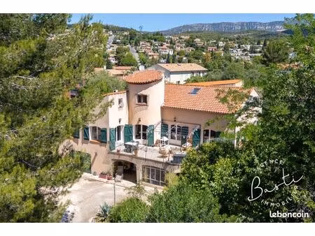 propriété 7 pièces 340 m²