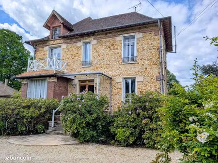 maison 8 pièces 185 m²