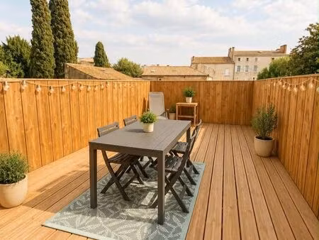 joli studio meublé avec belle terrasse