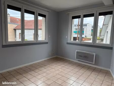 studio étudiant proche lycée pergaud