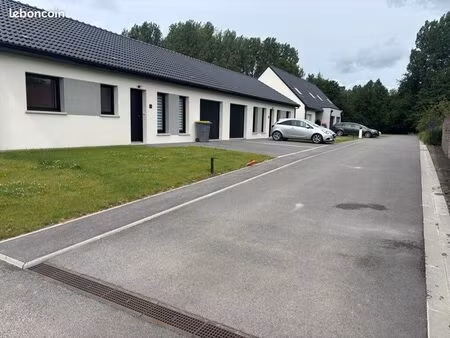 maison individuelle -3 chambres - jardin clos - parking
