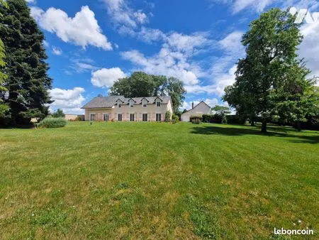 maison 8 pièces 245 m²