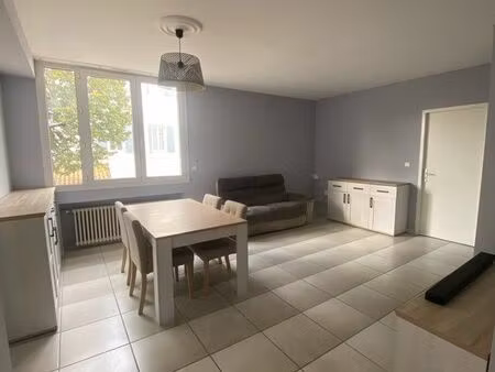? t3 meublé 82 m² – lumineux – cuisine équipée – chauffage inclus