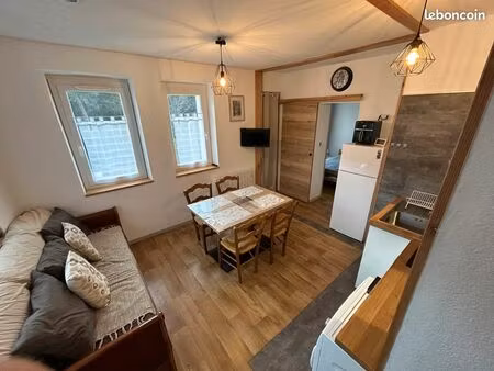 appartement t2 meublé et équipé – cadre verdoyant / vue montagne