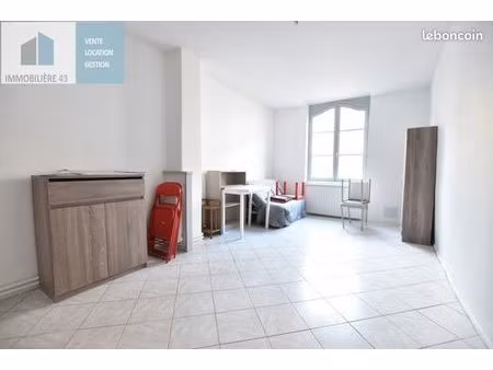 studio 1 pièce 32 m²