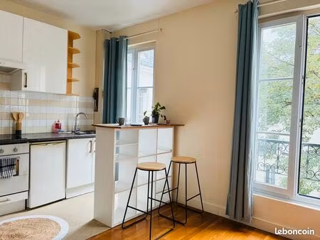 bel appartement meublé de 33 21 m² au cœur du vieux-puteaux  à proximité de la ligne 1 du 