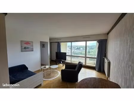 chambre meublée pour étudiante à 2 minutes à pied université jean monnet saint etienne