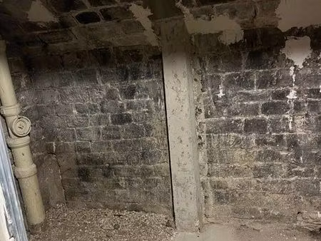 location cave 18 limite 17