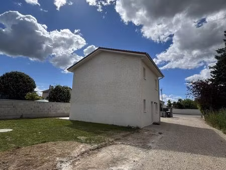 villa 4 pièces 94 m²