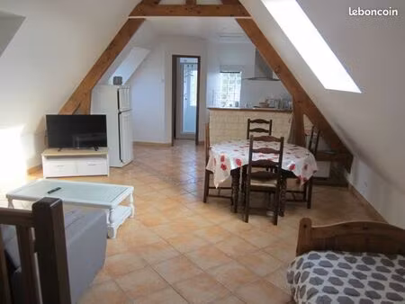 f3 60 m2 meublé tout équipé en duplex dans maison indépendante. libre début juillet. ttes 