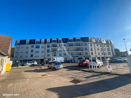 studio 1 pièce 28 m²