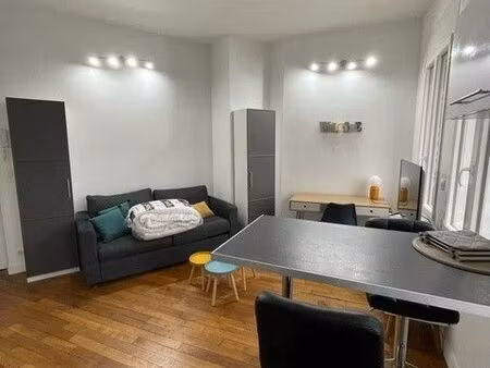 studio meuble de 24m2  hyper centre  610 charges comprises