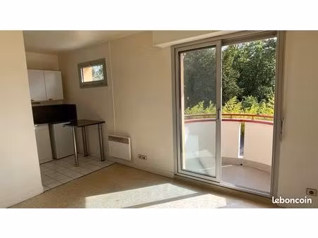 studio dans résid. calme  centre abbeville