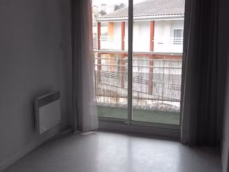 ◊ superbe t2 lumineux de 31 m² – idéal étudiants – la couronne (16400)