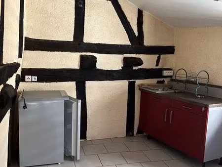 charmant t2 meublé au cœur du quartier historique – disponible au 1er juillet