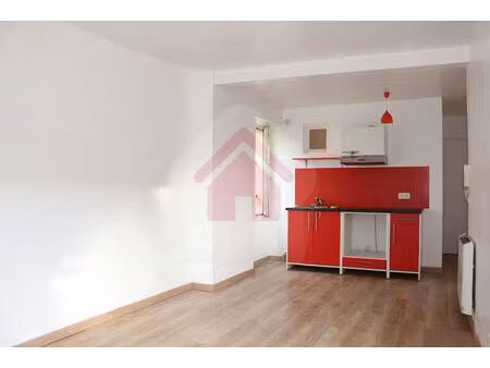 studio 21 m2 - centre ville dourdan