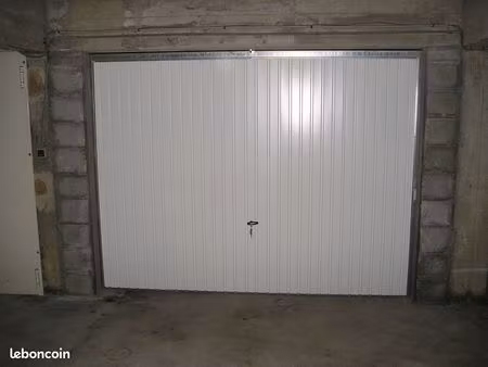 grand garage 18m2 rue de l'alma