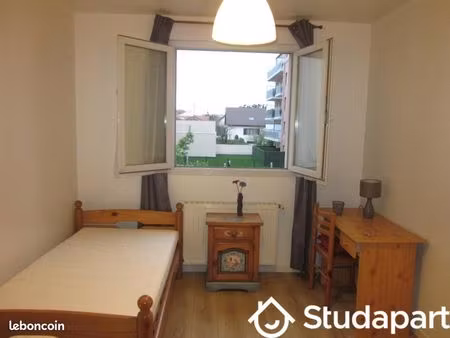 chambre 1 pièce 100 m²