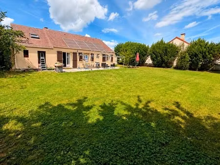 maison de 6 pièces de 90 m² à courpalay
