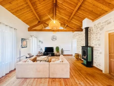 maison de 5 pièces d'environ 126 m² à digne-les-bains