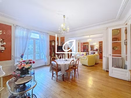 grand appartement à proximité du centre et de la vieille ville