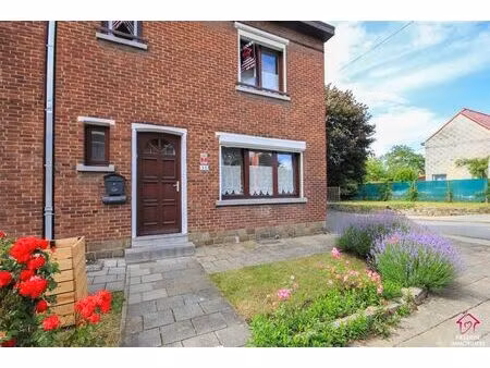 maison à louer avec 3 chambres   charleroi (vbe34075)