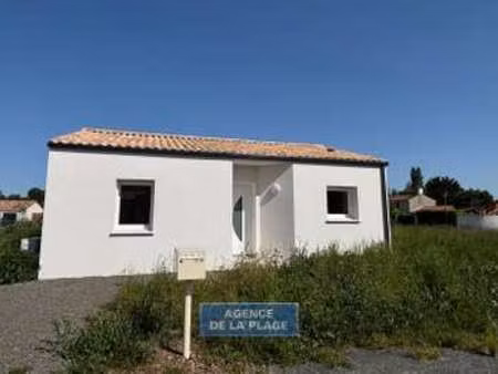vente maison à grues (85580) : à vendre / 54m² grues