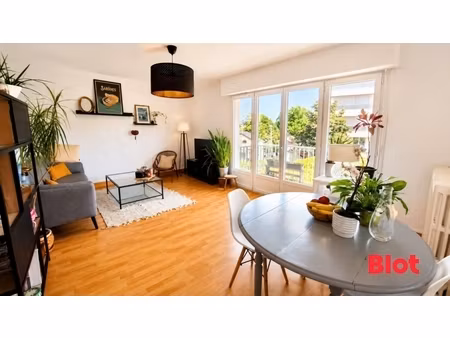 st félix  t3  70m2  balcon  stationnement  cave