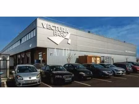 location entrepôt bruges 33520 1877m²
