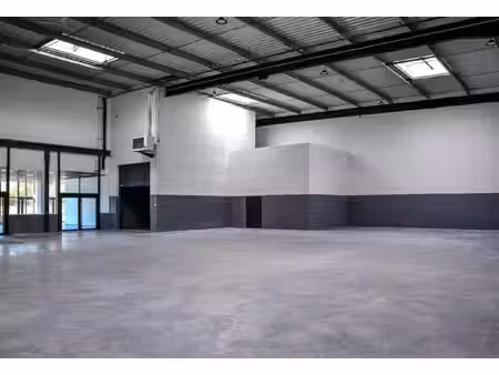 vente local d’activités persan 95340 450m² à 21993m²