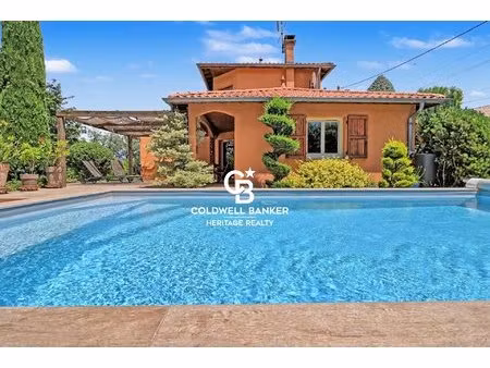 maison individuelle au calme avec piscine sur 1 076 m² de terrain