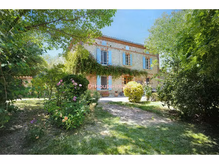 ancien chai sur 2 hectares de terrain