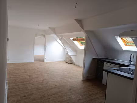 superbe appartement t2   vue sur la ville d''aubusson   à 2 pas des commerces