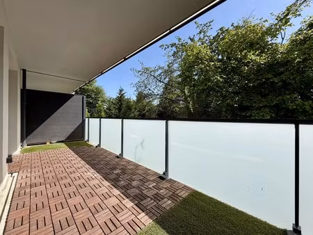 à louer en exclusivité - appartement t4 avec balcon et parking – proche de la mairie - boi
