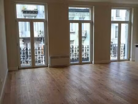 appartment 1 chambre avce balcon