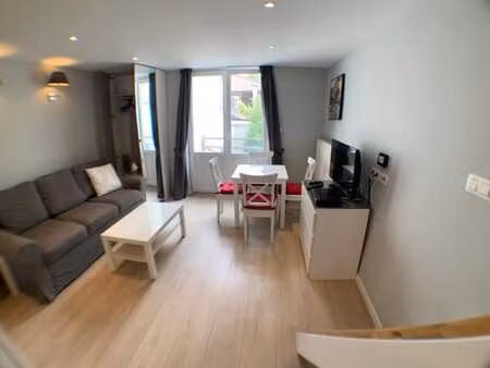lumineux et superbe duplex meuble et equipe + balcon