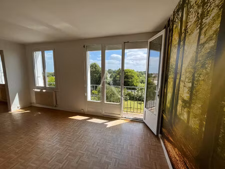 appartement fontenay le comte 5 pièce(s) 85 m2
