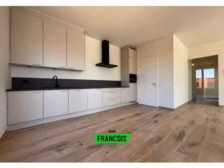 penthouse lumineux avec 2 chambres à sint-lievens-houtem