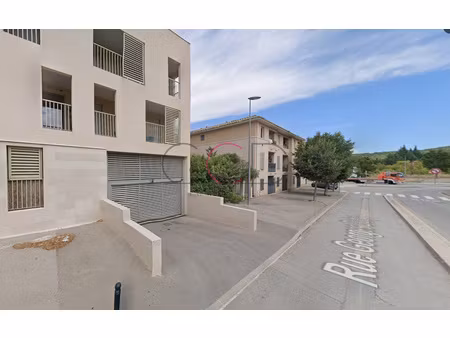 place de parking - residence fermee et securise
