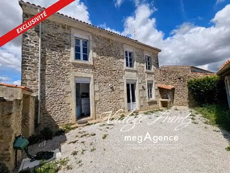 maison charentaise rénovée 86 m² – 2 chambres – courant (17330)