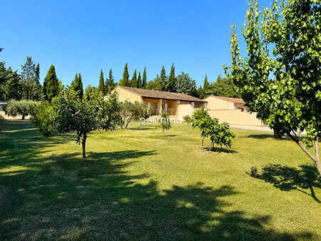 eyguières - maison t3 - 74m² / 2284m²