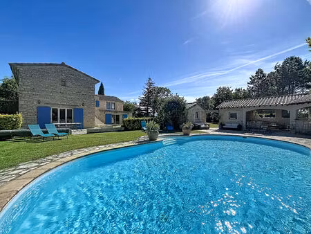 mas en pierre de 269m² avec parc de 4000m²   6 chambres