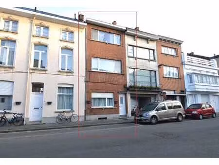 te renoveren: 193 m2 - 4 slpks - nabij station/stadsrand
