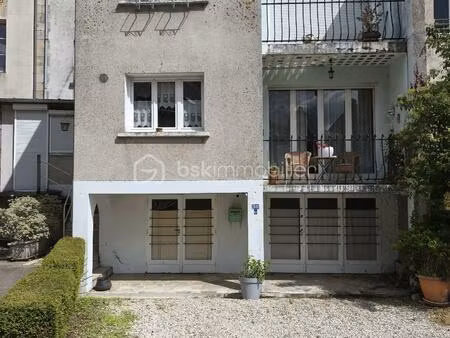 maison de ville de 100 m² à pre-en-pail