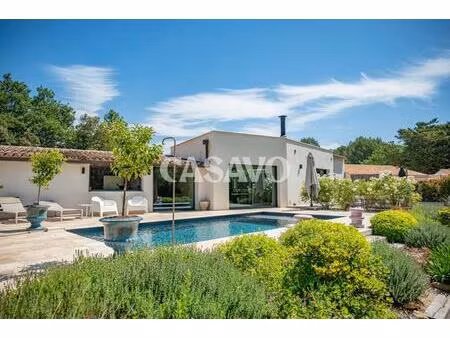 vente maison 5 pièces de 180m² - 13760 saint-cannat